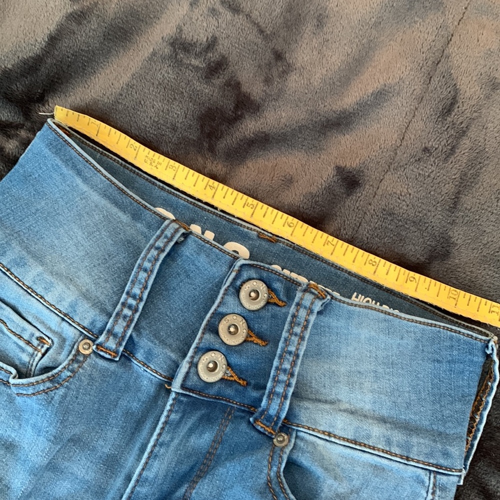 High Rise Curvy Jeans - Picture 5 of 7